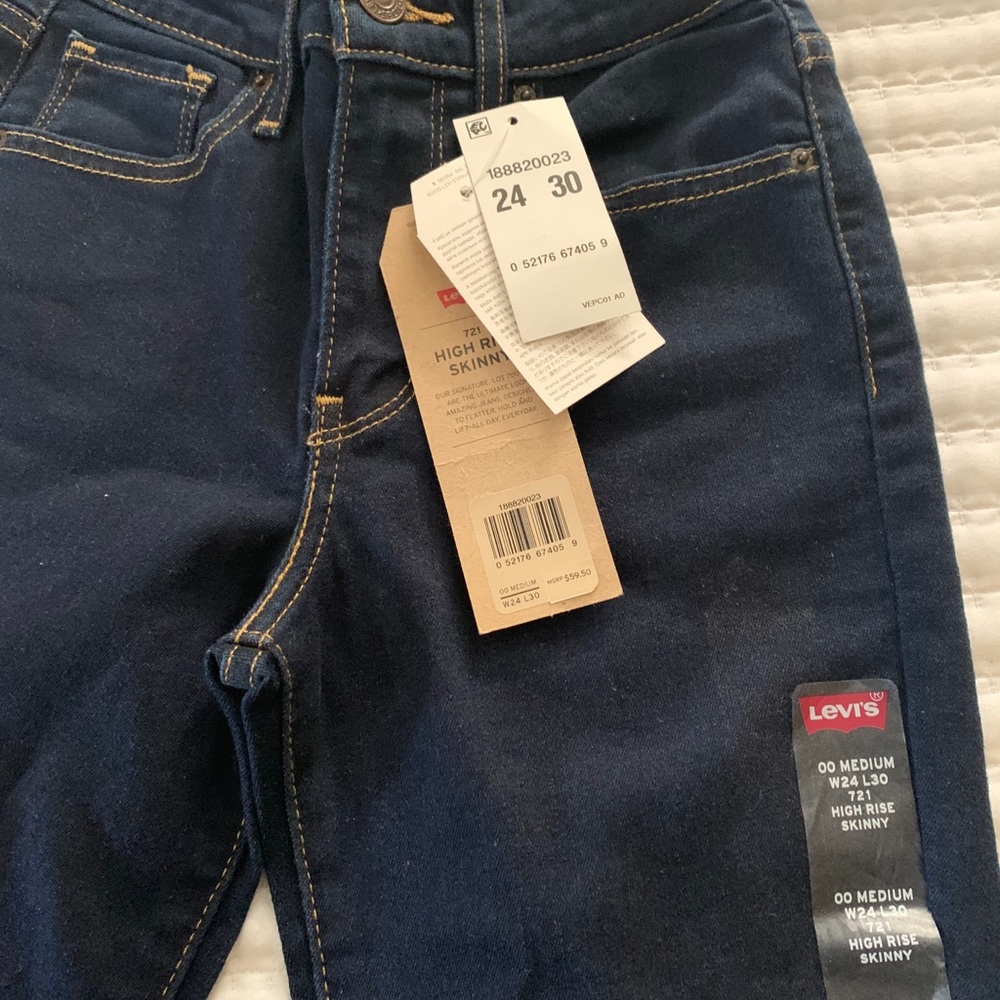 Levi’s  high rise skinny jeans - Picture 3 of 5